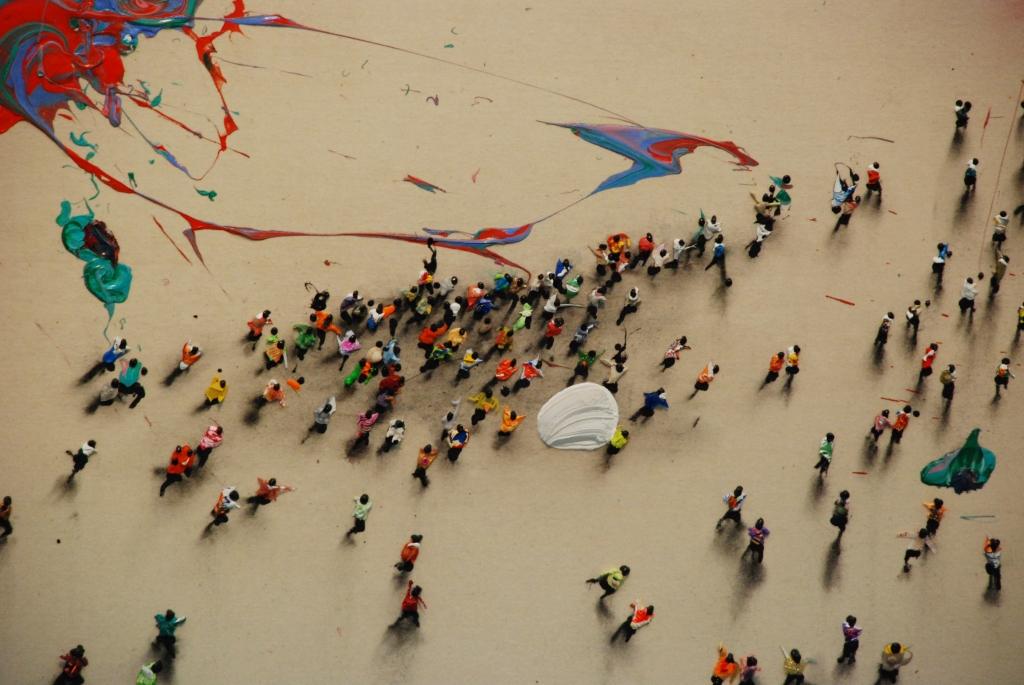 Juan Genoves Crowds