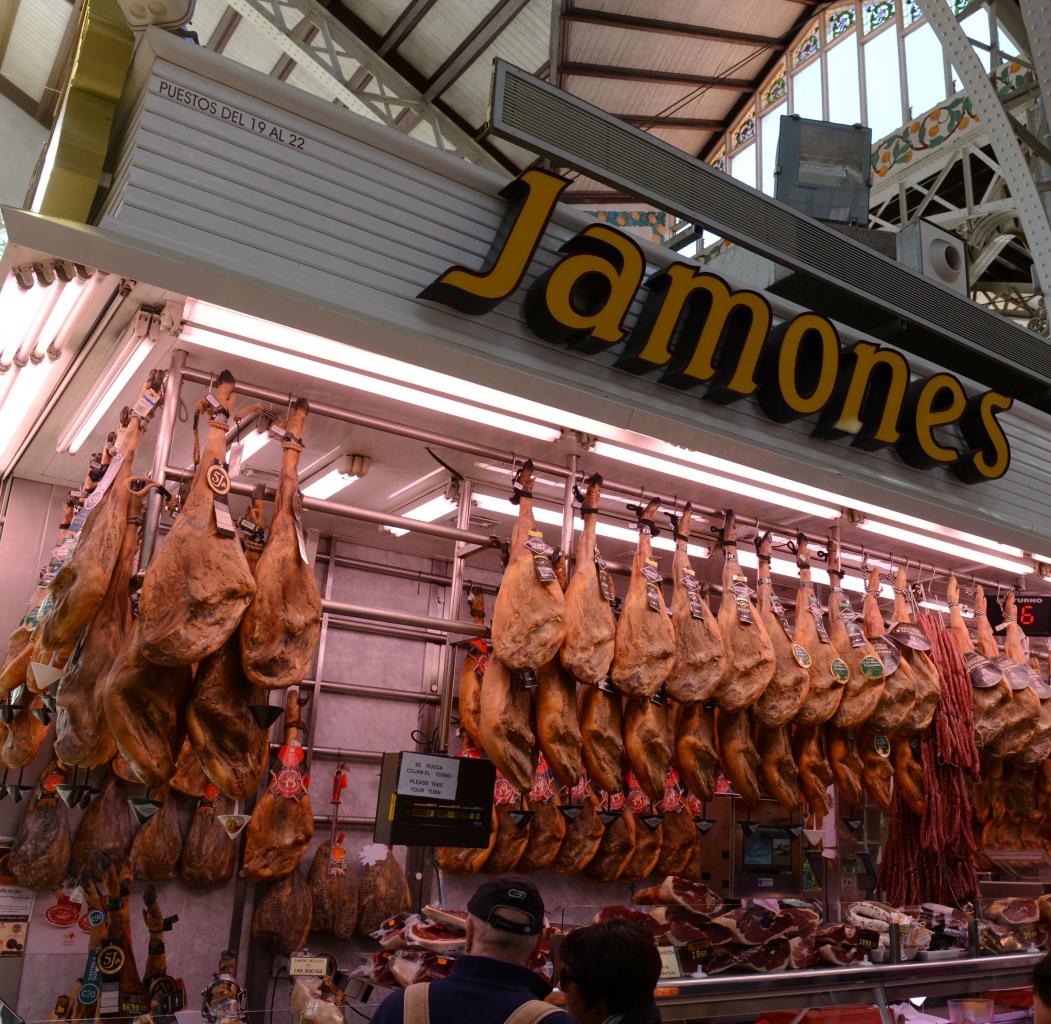 Jamones Mercado Central photo Bob Driessen