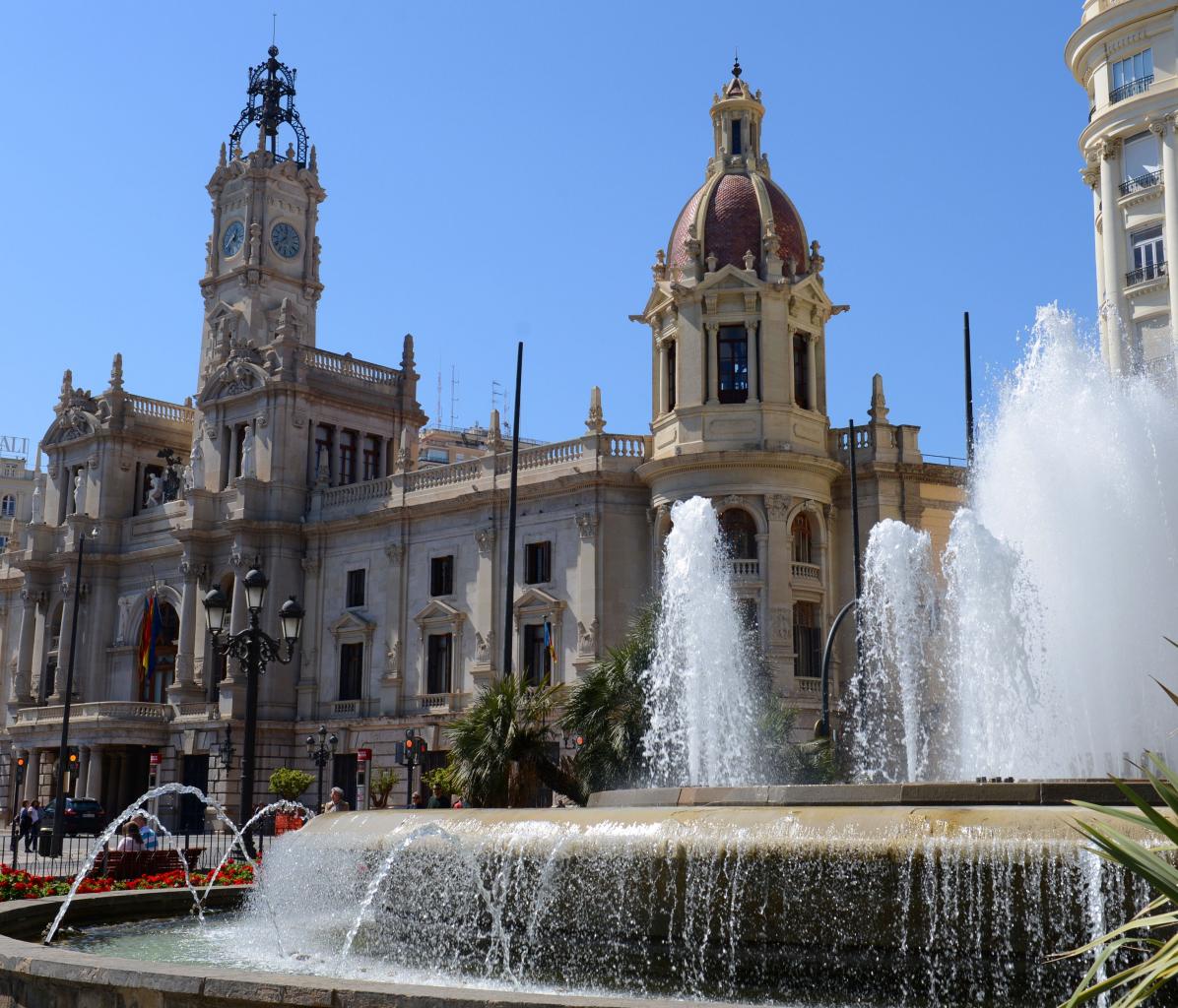 Valencia Plaza Ajutamiento photo Bob Driessen